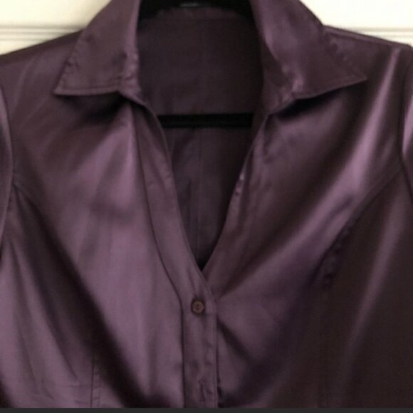 V Neck Button Down Shirt Long Sleeves Size 6 - Picture 3 of 11